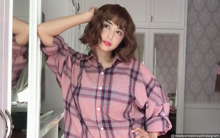 Dewi Persik Tuai Pujian Selangit Usai Tampil Cantik Jadi Model Jakarta Fashion Week 2020