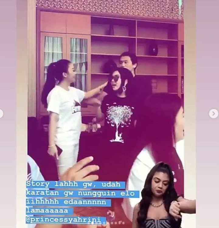 Syahrini, Teman dan Reino Barack