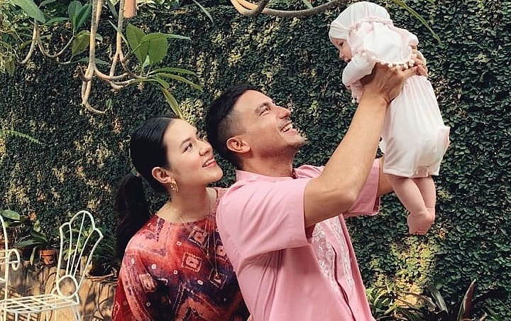 Posting Foto Anak Raisa, Wajah Ganteng Hamish Daud Malah ...
