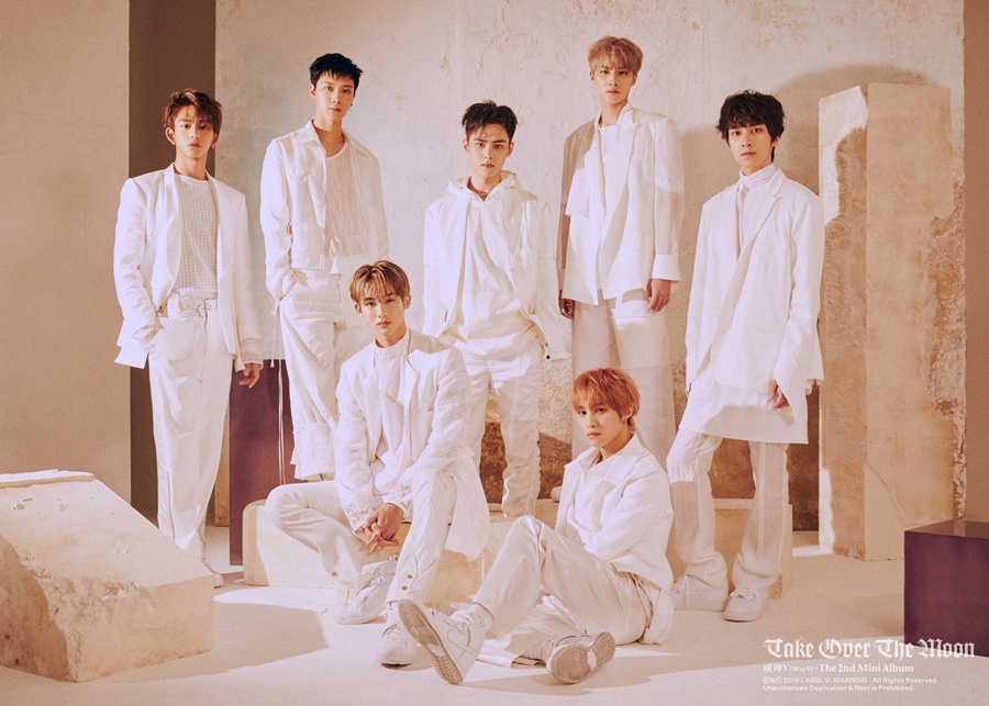 WayV Berkostum Serba Putih Di Foto Teaser Comeback \'Take Over The Moon\' Dipuji Seganteng Malaikat