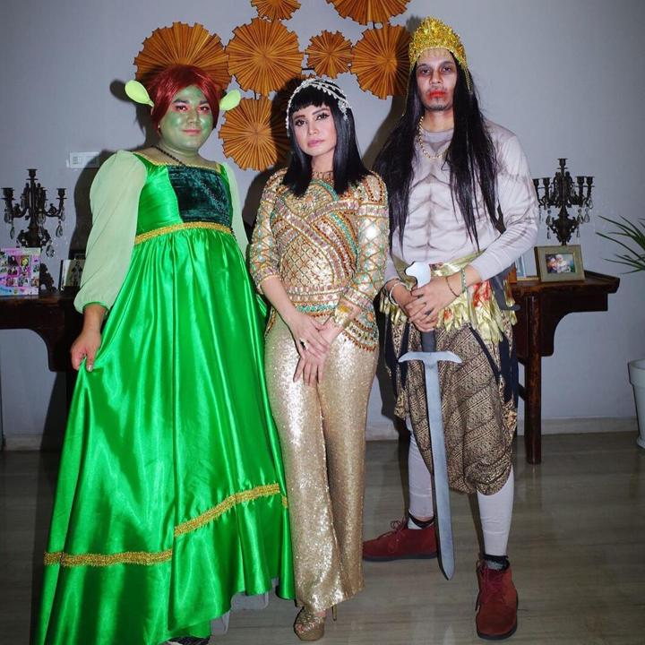 Rossa Tampil Mempesona Jadi Cleopatra