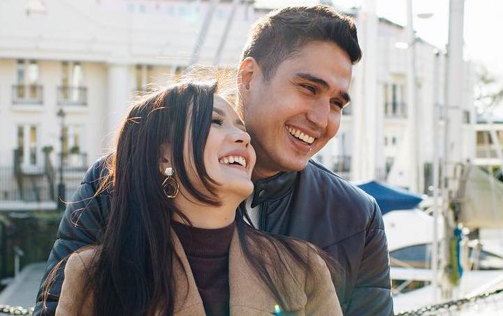 Istri Marcel Chandrawinata Mejeng Cantik Di Sawah Sambil Pamer Perut Buncit Sudah Hamil