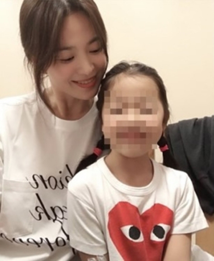 Song Hye Kyo Foto Bareng Keponakan, Wajah Cantik Natural Tuai Pujian Selangit