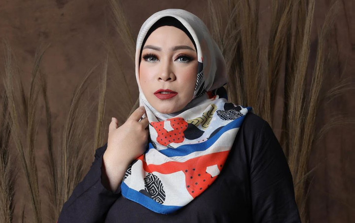 Melly Goeslaw Beber Kronologi Pesta Halloween, Sakit Hati Gayanya Diparodikan Bak Pocong Hitam