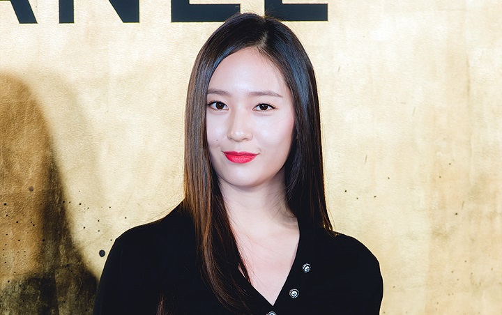 Perdana Usai Sulli Meninggal, Krystal Posting Foto-Foto Muram