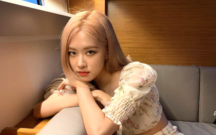 Cantik Banget, Gaya Feminin dan Modis Rose BLACKPINK di Bandara Dipuji Habis-Habisan