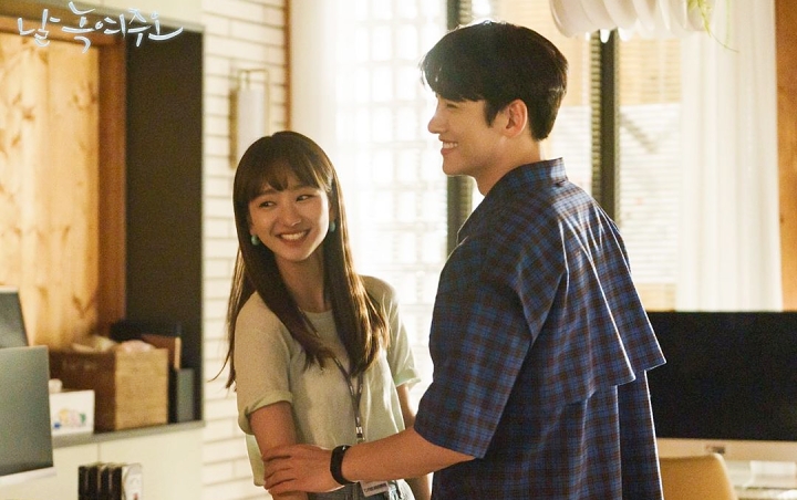 Ji Chang Wook - Won Jin Ah Cs Super Akrab di Lokasi Melting Me Softly, Chemistry Tuai Kebanggaan