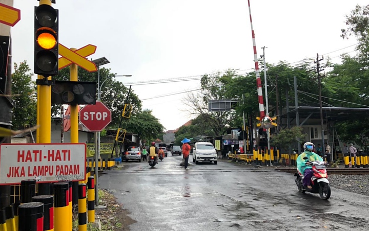 Tak Pakai Palang Pintu, KAI Sebut Ada 62 Lintasan Liar di Jalur Kereta Sukabumi-Cianjur