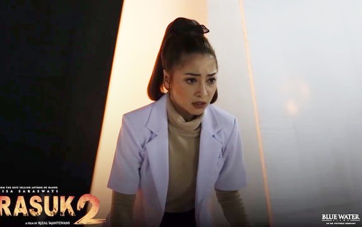 Nikita Willy Jadi Dokter yang Autopsi Jenazah Mengerikan di Poster Film 'Rasuk 2'