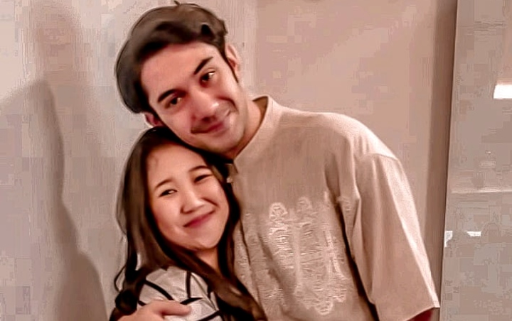 Reza Rahadian Beri Pengakuan Ini Usai Video Dicium Komika Kiky Saputri Viral Pacaran