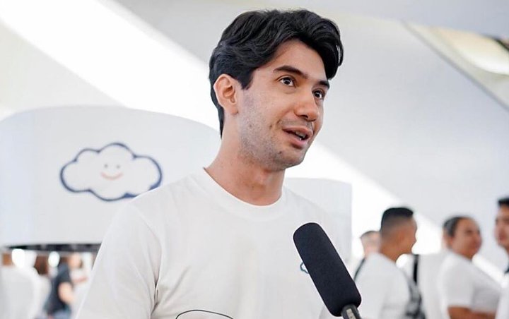 Penampilan Reza Rahadian Saat Jadi Masa Tua BJ Habibie di ...