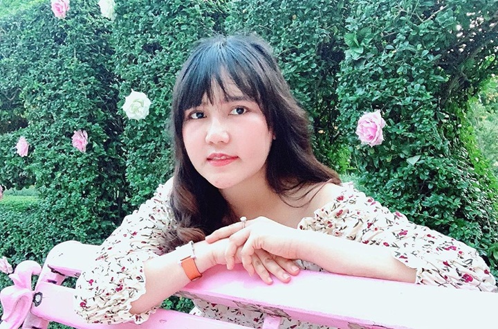 Senyum Manisnya Tetap Khas Via Vallen Kan Guys di Foto Ini