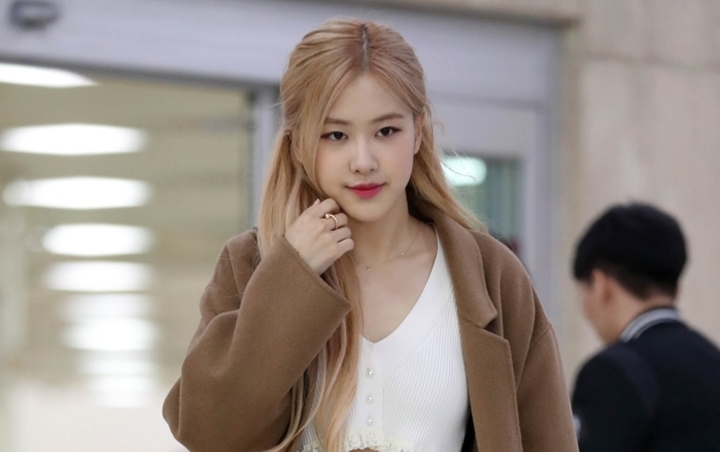 Rose BLACKPINK Tetap Santuy Meski Fans Rusuh di Bandara, Netizen Puji Habis-Habisan