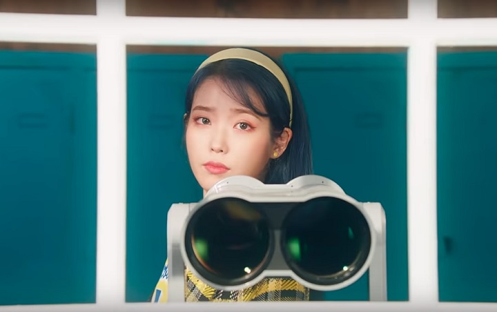 IU Tampil Super Imut Dengan Rambut Biru Dalam Teaser MV Comeback 'Blueming'