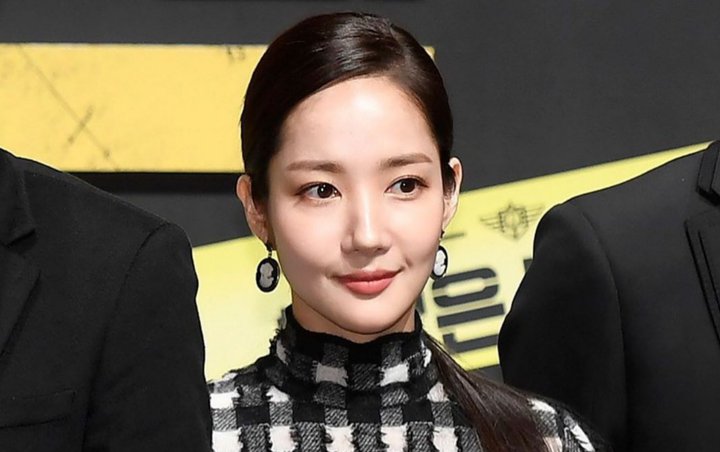 Gaya Rambut Baru Park Min Young Bikin Pangling Tapi Tetap Tuai Pujian Selangit