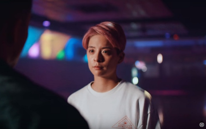 Amber Liu Jatuh Cinta Pada Pandangan Pertama Di MV 'Curiousity', Ending 'Plot Twist' Bikin Miris