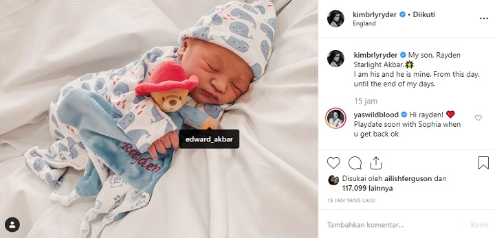 Kimberly Ryder Pamer Foto Putranya