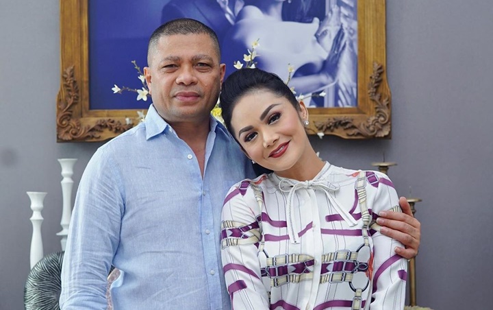 Krisdayanti - Raul Lemos Makin Mesra dan Bahagia 'Hempas' Isu Perceraian