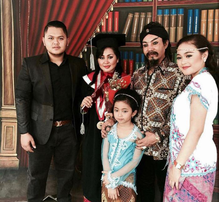 Foto Keluarga Limbad