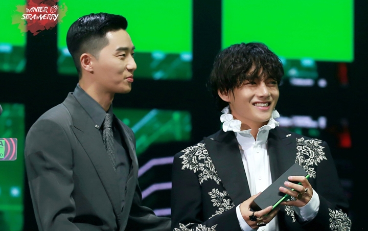 Melon Music Awards 2019: V BTS Bikin Park Seo Joon Tertawa Gemas Gara-Gara Tingkahnya