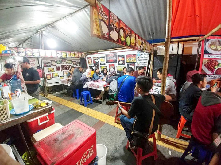 Ingin Makan yang Segar dan Manis Saat Malam di Bandung? Datangi Saja McDurens