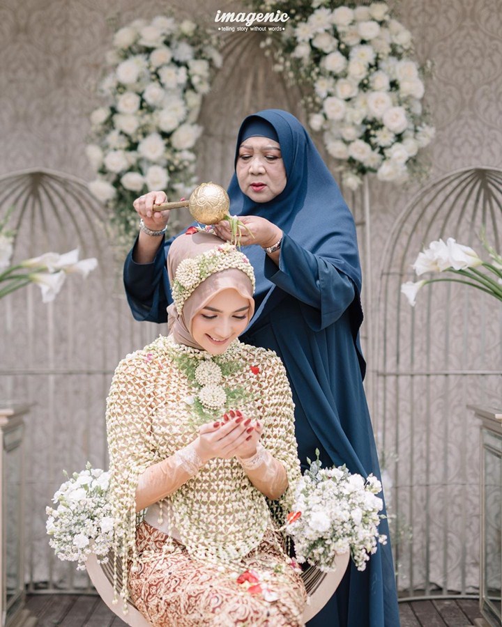 Lakukan Siraman Sekitar Sepekan Sebelum Menikah