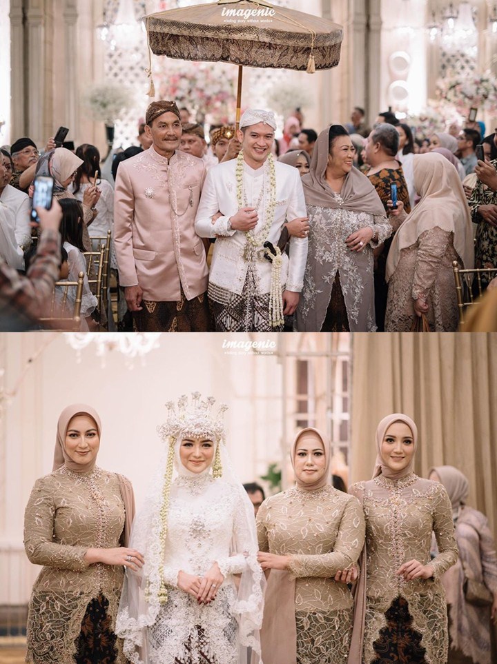 Kedua Mempelai Menuju Tempat Akad Nikah