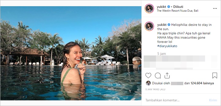 Yuki Kato Berendam di Kolam Renang Resort Bali