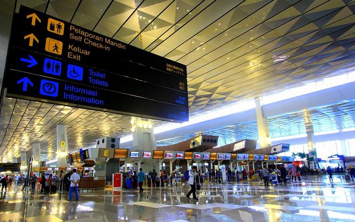 Terbang Tak Sesuai Jadwal, Batik Air Tinggalkan 23 Penumpang di Bandara Soetta 