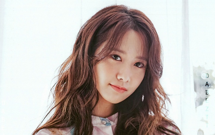 Yoona SNSD Bikin Speechless Saking Cantiknya Pakai Gaun Umbar Bahu Bak Putri