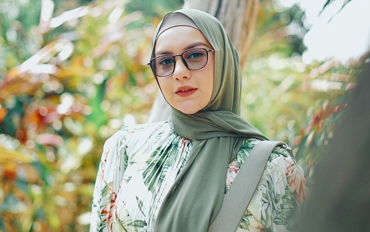 Vakum dari Dunia Hiburan, Irish Bella Belajar Bikin Kue hingga Perkenalkan 'Anggota' Keluarga Baru