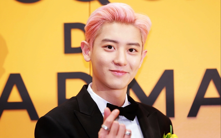Chanyeol Didesak Netizen untuk Traktir Fans EXO Beruntung Ini