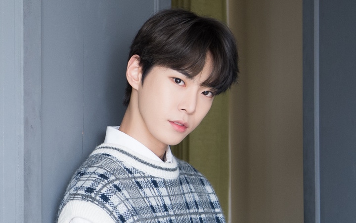 Ngeri, Doyoung NCT Didekati Ular Laut Beracun di 'Laws of the Jungle' Indonesia