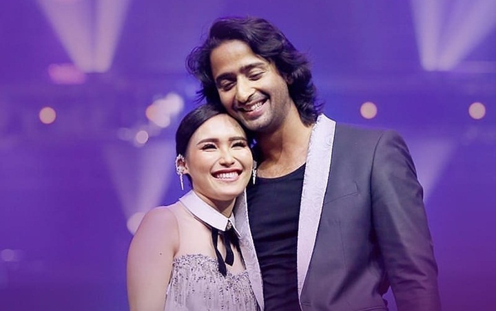 Fans Bersorak Bahagia Ayu Ting Ting Pajang Foto Shaheer