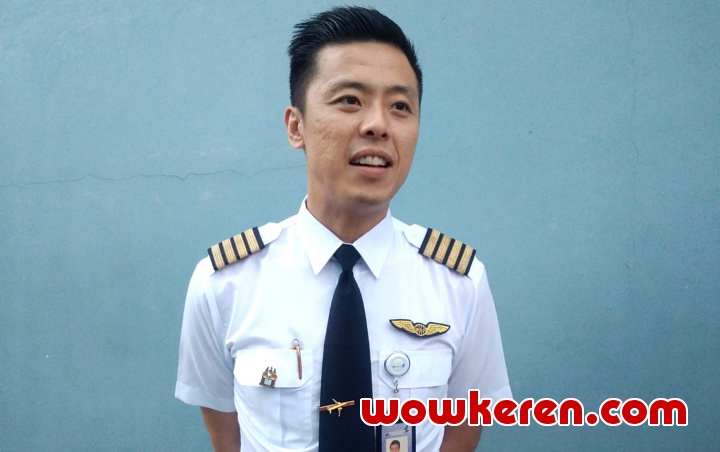 Iis Dahlia Ngotot Suami Tak Urusi Bagasi, Kapten Vincent Beber Tugas Utama Pilot