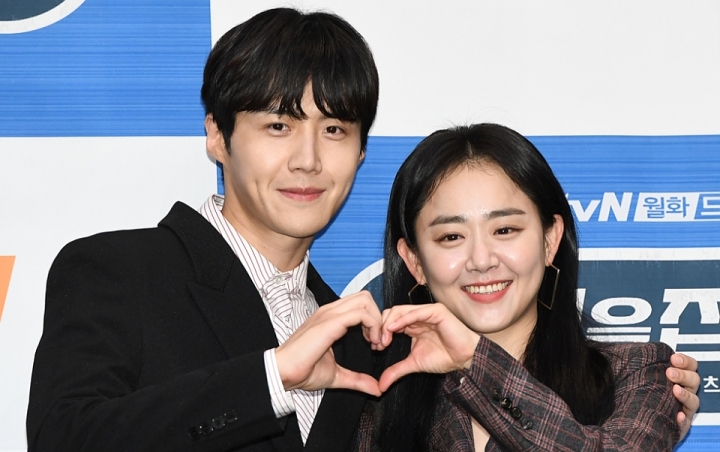 Ciuman Mesra Moon Geun Young dan Kim Seon Ho di Final 'Catch the Ghost' Banjir Kritikan