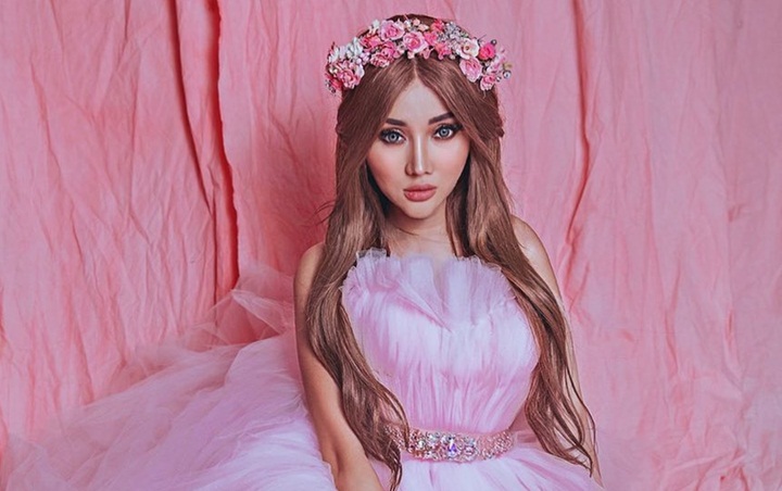 Lucinta Luna Tampil Secantik Barbie Jelang Nikah 2020, Bagian Leher Molor Panjang Disorot
