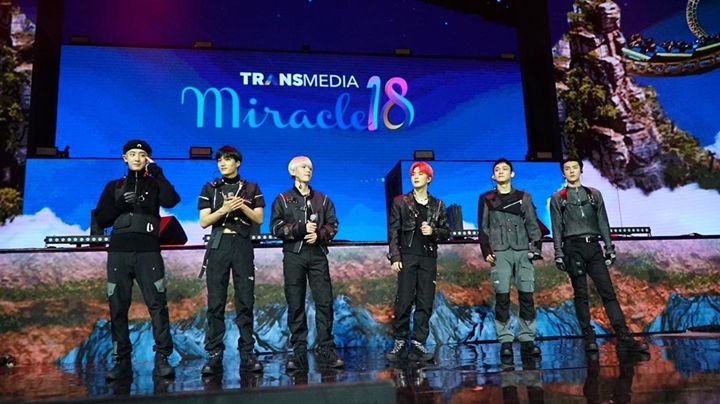 EXO Sukses Memanaskan Panggung HUT Transmedia di Hari Kedua