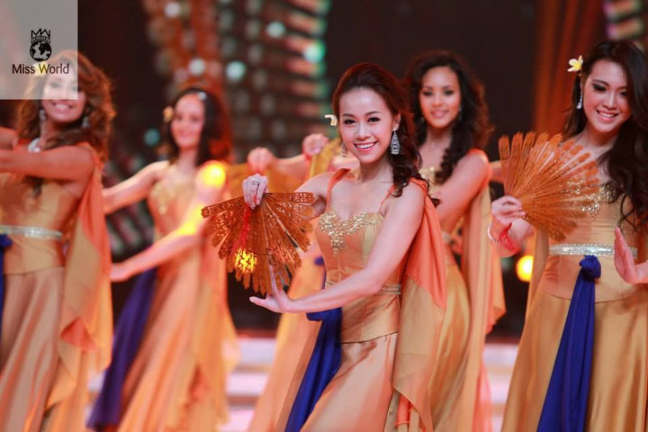 Jacqueline Wong dan Vania Larissa