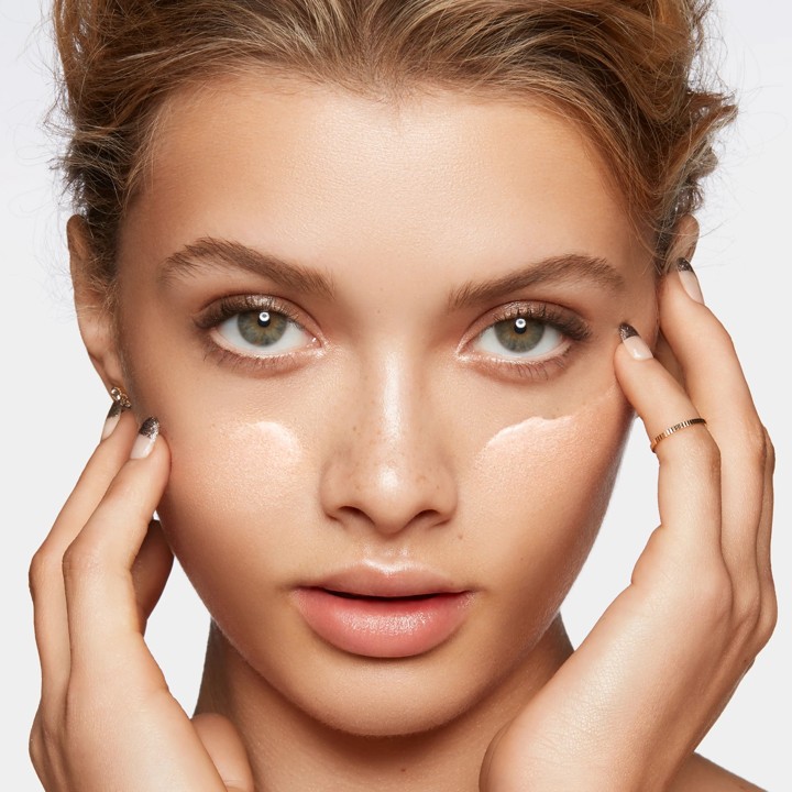 Penggunaan Primer Sangat Diperlukan Untuk Membuat Makeup Natural dan Tahan Lama