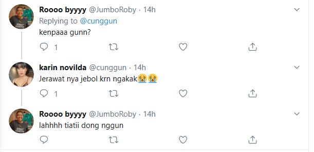 Awkarin Tertawa Sampai Hidung Berdarah Gara-Gara Ketiban HP