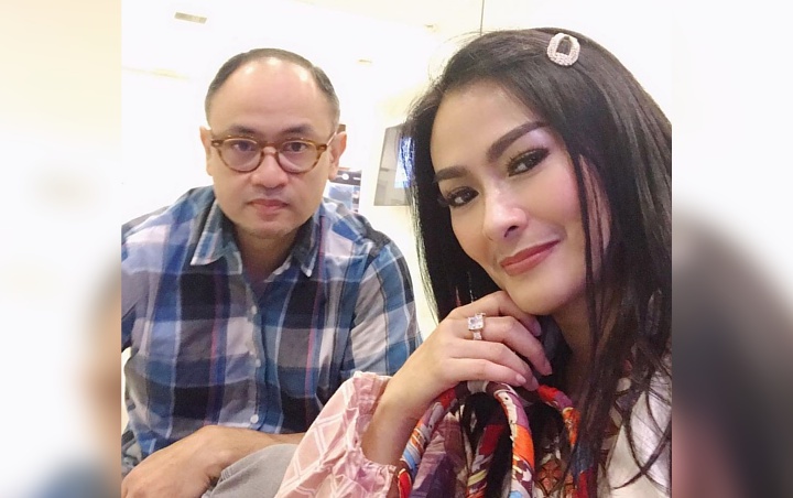 Tak Cuma Terseret Skandal Garuda, Suami Iis Dahlia Dituding Punya 'Simpanan' Pramugari Junior