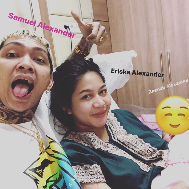 Hari Ibu Yang Sangat Spesial Untuk Young Lex dan Istri