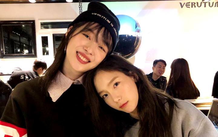 Netizen Kenang Kata-Kata Terakhir Tae Yeon untuk Sulli Saat Siaran, Bikin Terharu