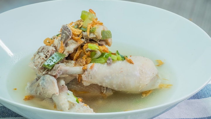 Ayam Budu-budu Khas Makassar, Sup Segar Yang Dapat Menghangatkan Suasana