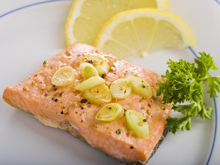 Merebus, Salah Satu Cara Mudah Dalam Memasak Ikan Salmon