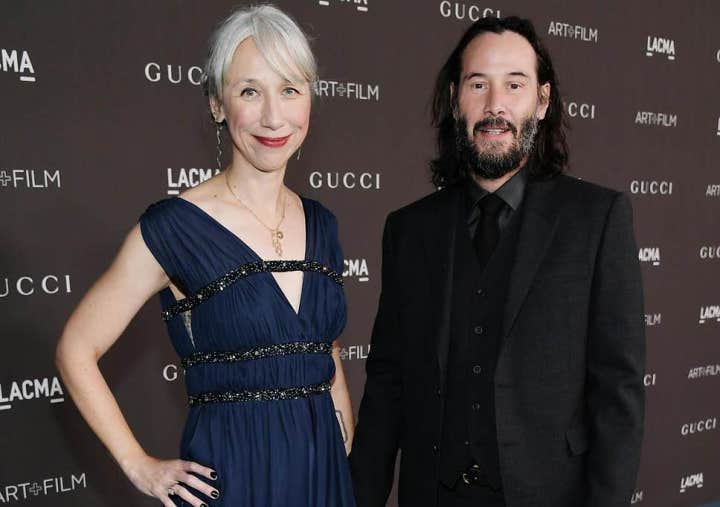 Keanu Reeves Pamer Pacar Setelah Puluhan Tahun Jomblo