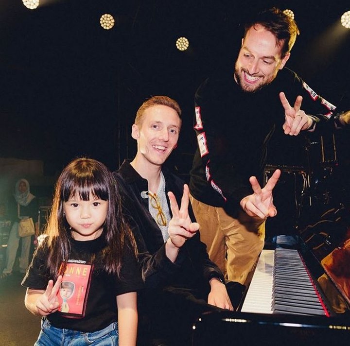 Gempi Putri Gading Marten dan Gisella Anastasia Diundang ke Konser HONNE