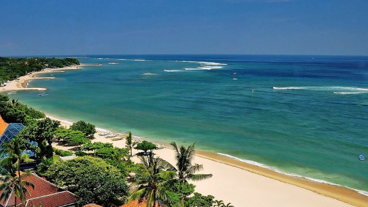 Menikmati Malam Pergantian Tahun Di Pinggir Pantai Kuta Bali