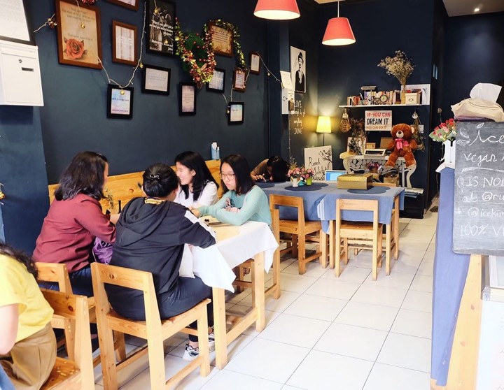 Rumah Juliet, Kafe Unik di Jakarta yang Memungkinkanmu Surat-Menyurat dengan Juliet!